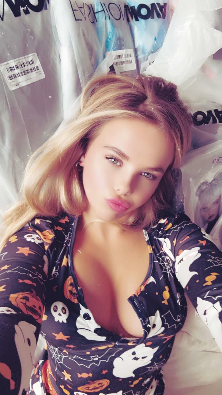 ellieblue2842 snapchat image archive image