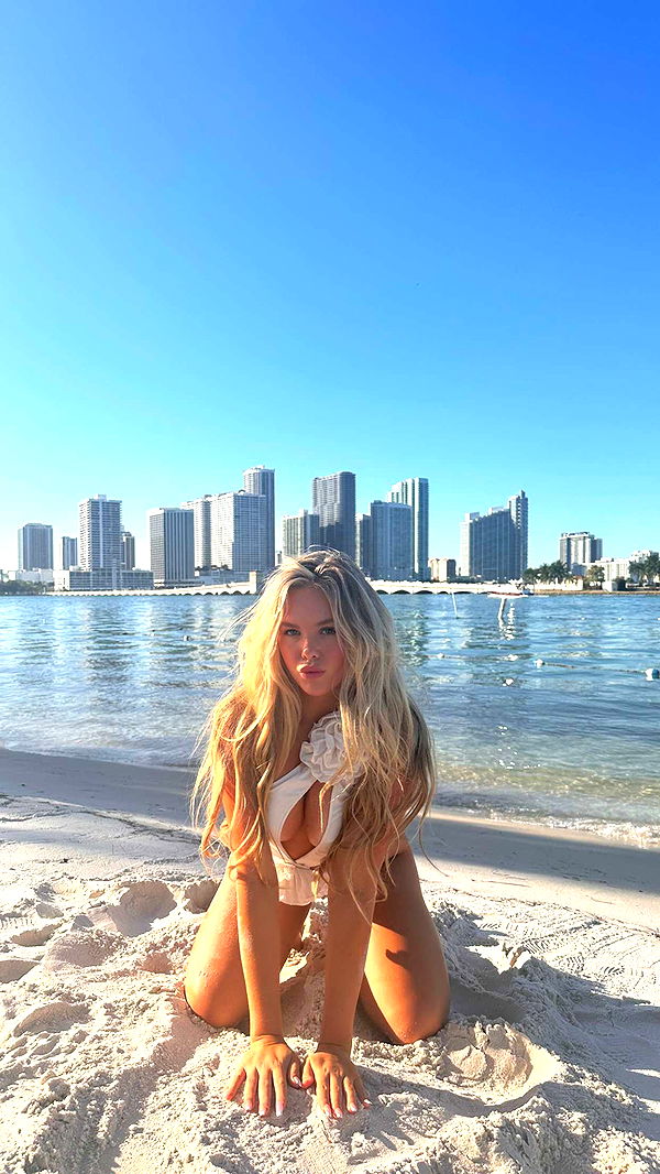 ellieblue2842 image ~ Altpins