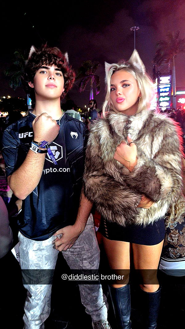 ellieblue2842 image ~ Altpins