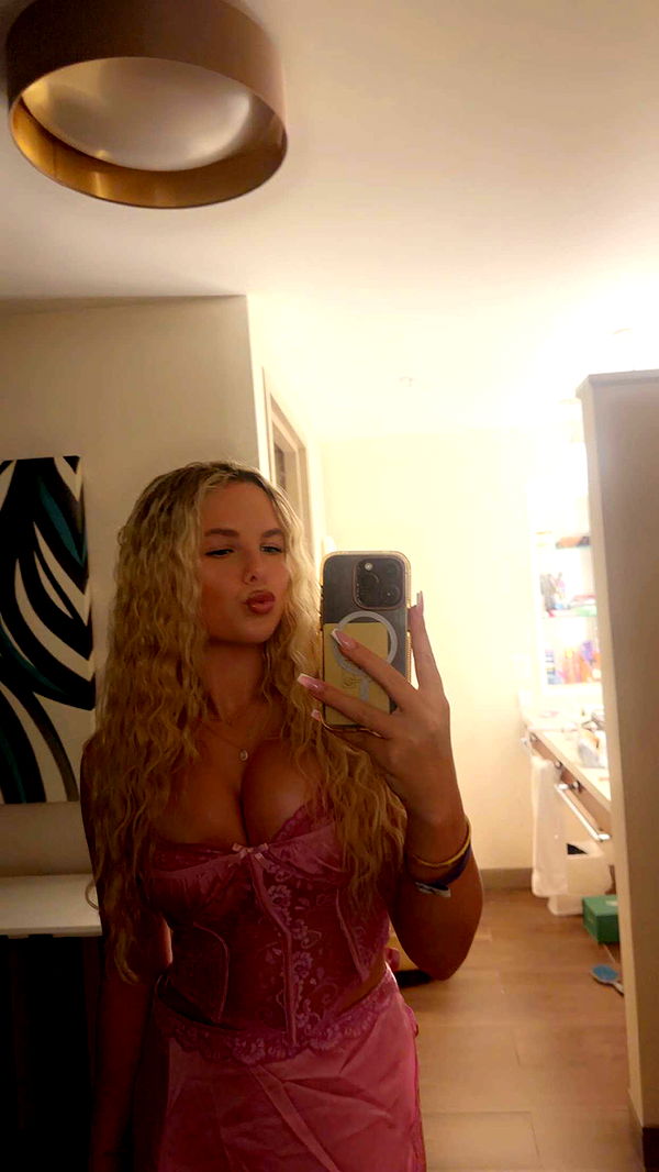 ellieblue2842 image ~ Altpins