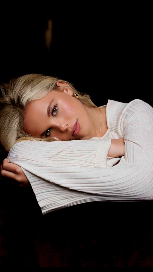 ellieblue2842 image ~ Altpins