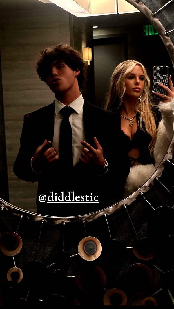 ellieblue2842 image ~ Altpins