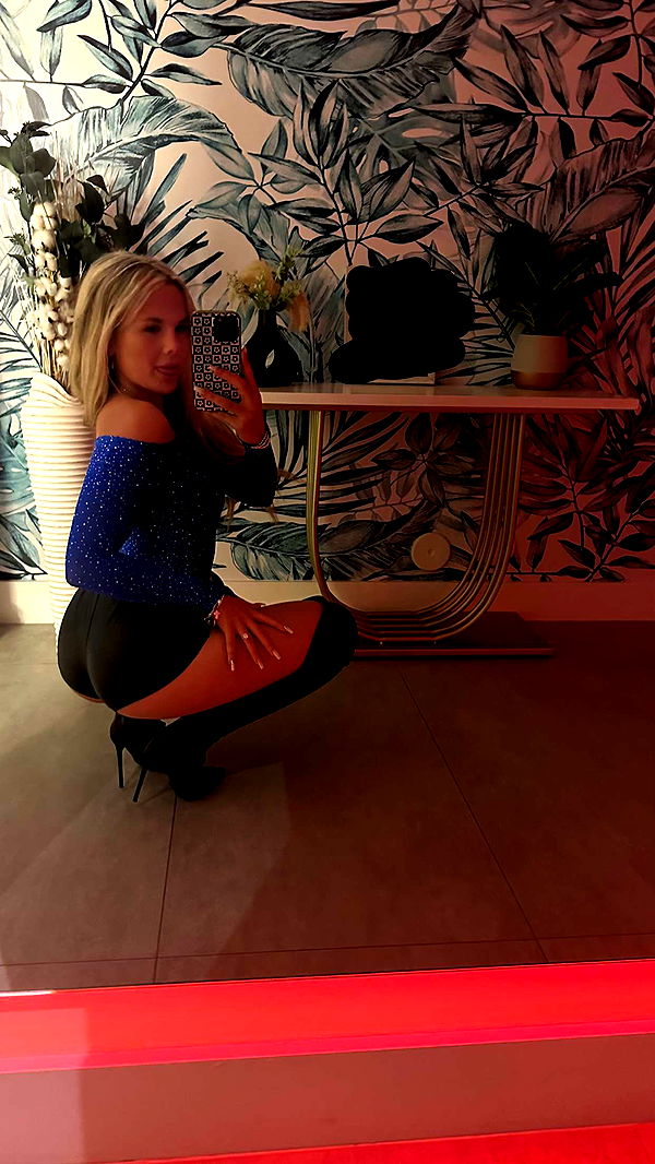 ellieblue2842 image ~ Altpins