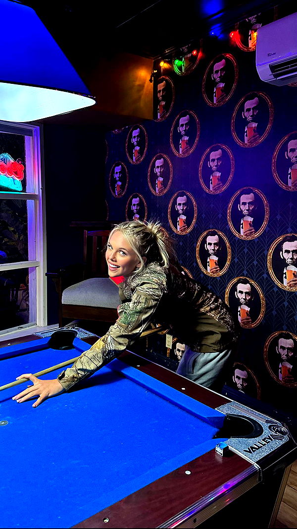 ellieblue2842 image ~ Altpins