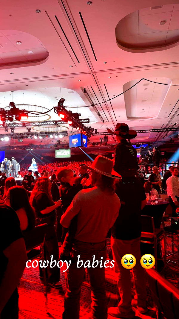 ellieblue2842 image ~ Altpins