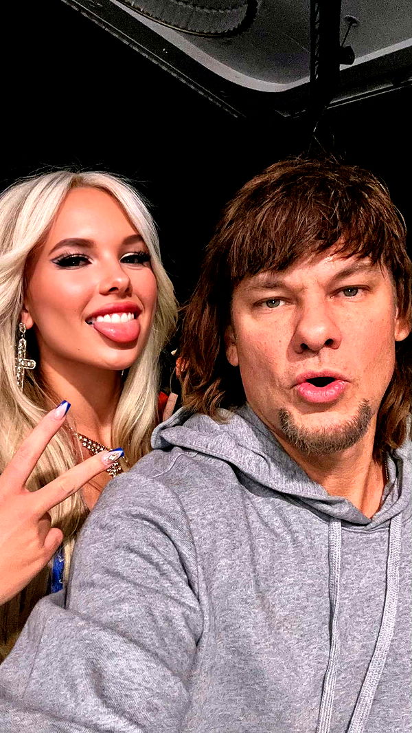 ellieblue2842 image ~ Altpins