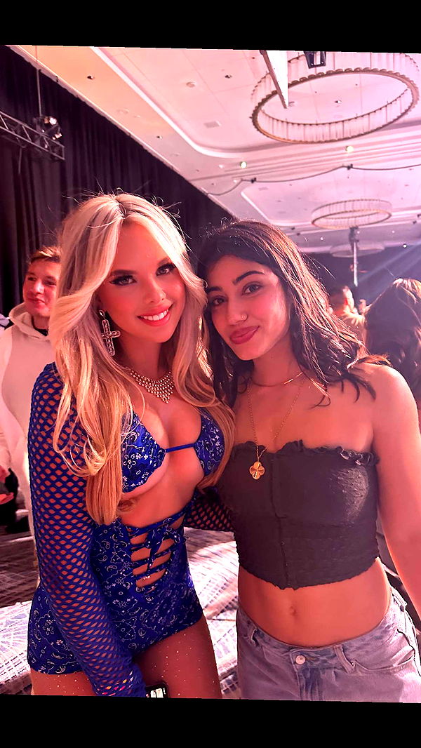 ellieblue2842 image ~ Altpins