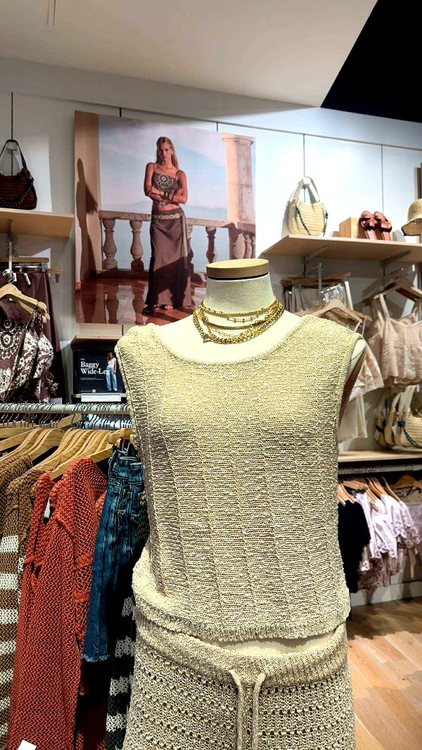 ellieblue2842 image ~ Altpins