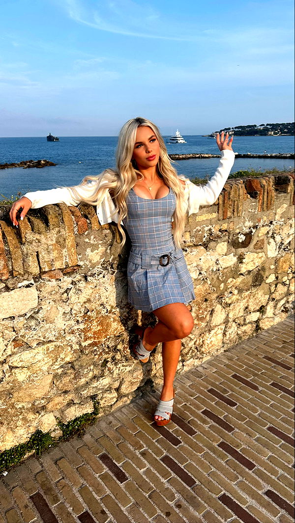 ellieblue2842 image ~ Altpins