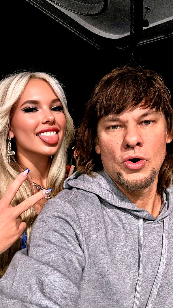 ellieblue2842 image ~ Altpins