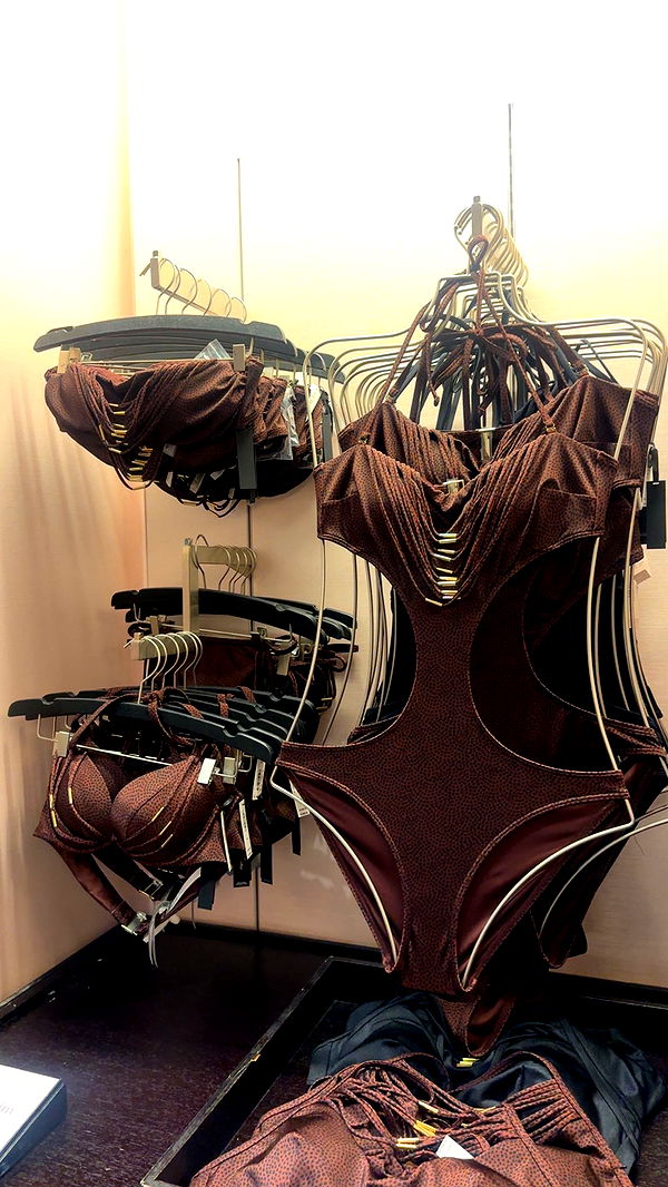 ellieblue2842 image ~ Altpins