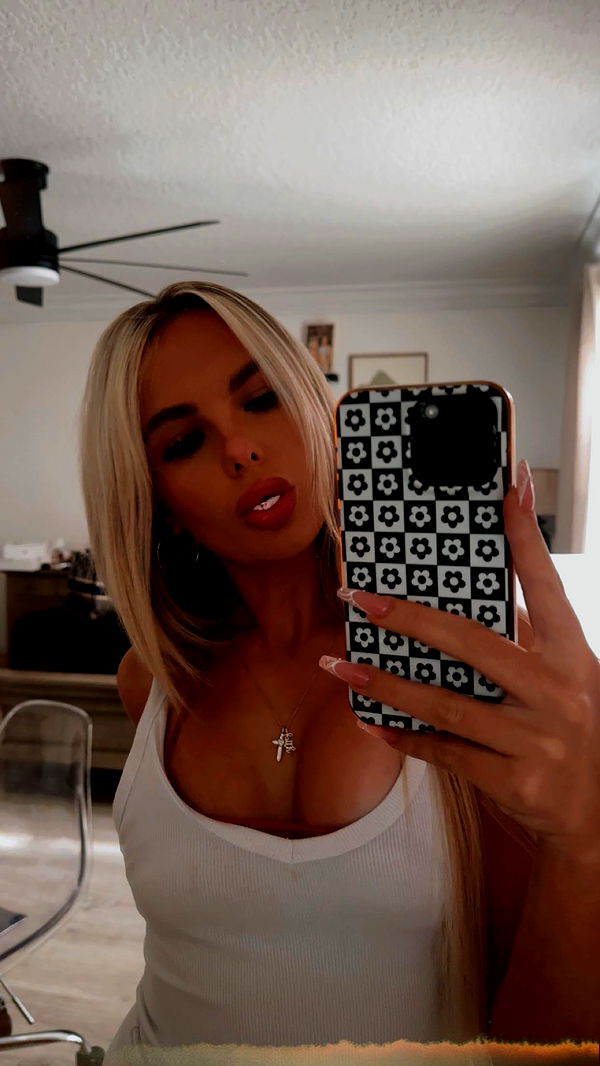 ellieblue2842 image ~ Altpins