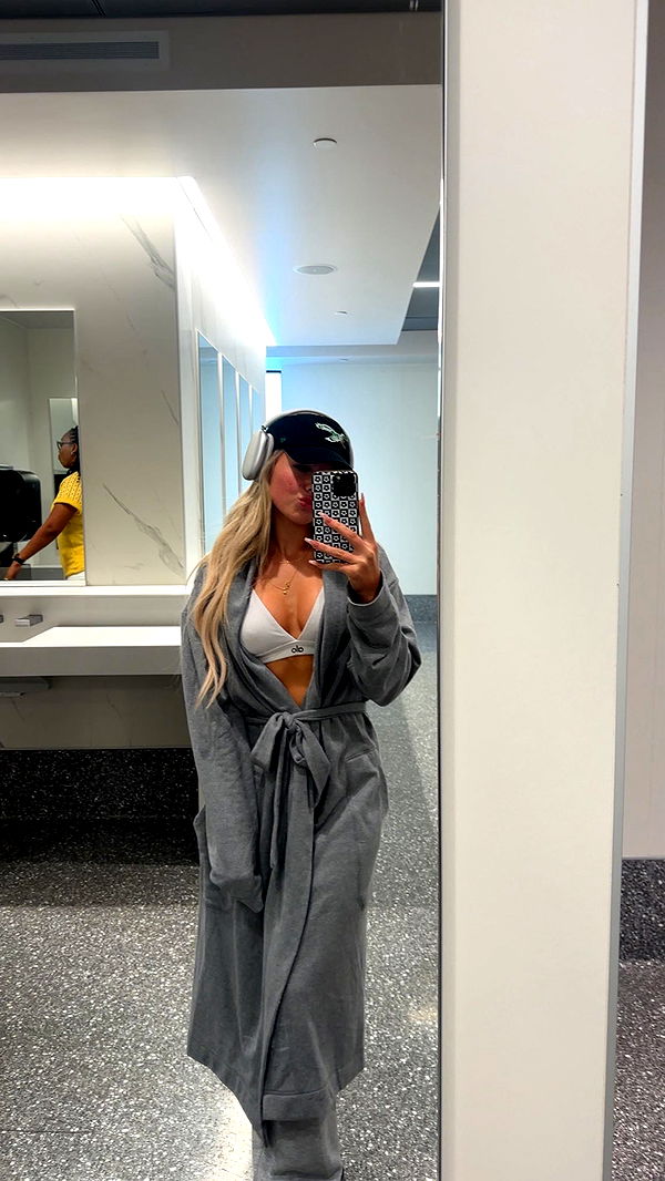 ellieblue2842 image ~ Altpins