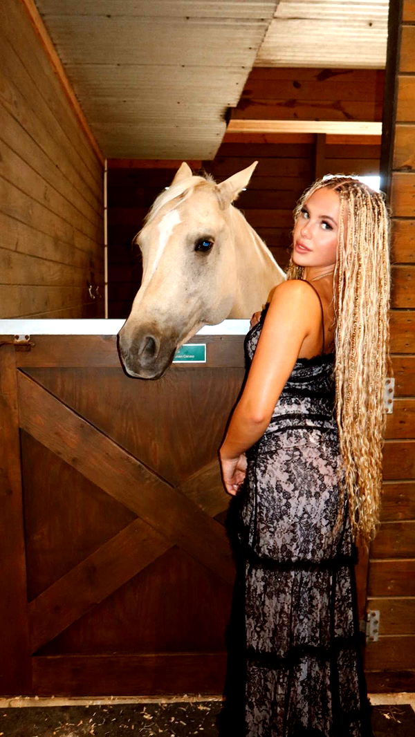 ellieblue2842 image ~ Altpins