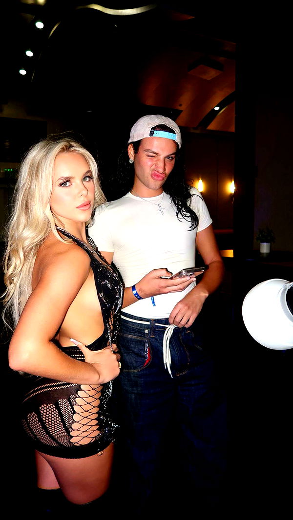 ellieblue2842 image ~ Altpins