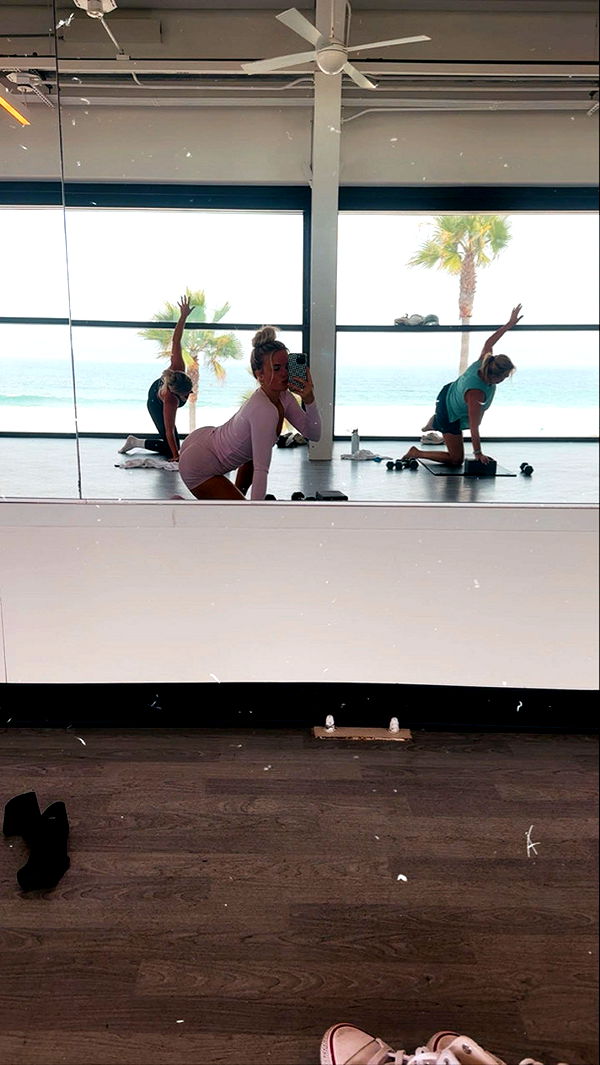 ellieblue2842 image ~ Altpins