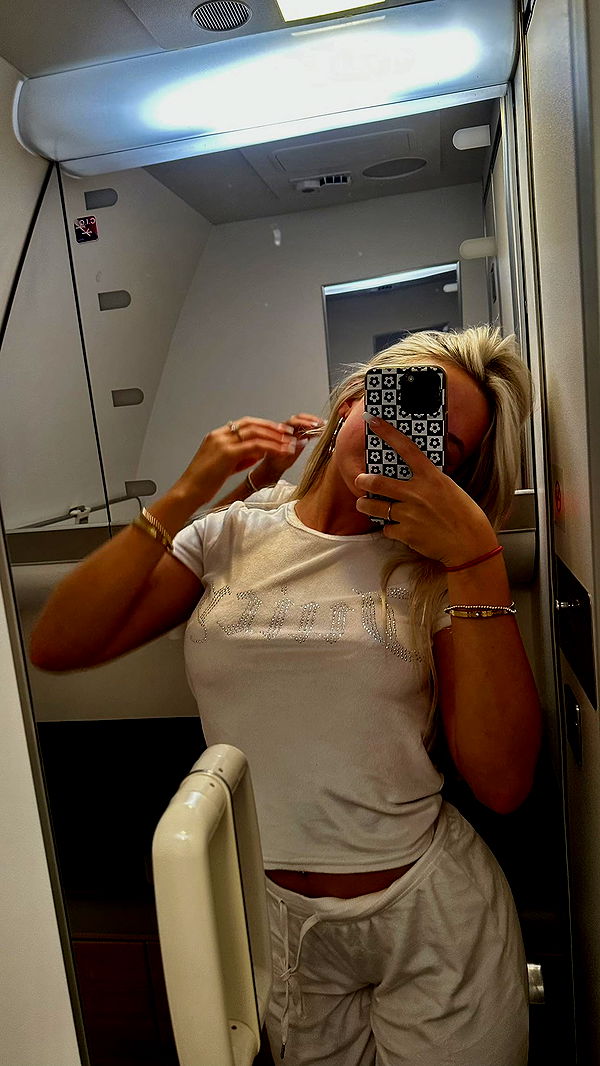 ellieblue2842 image ~ Altpins