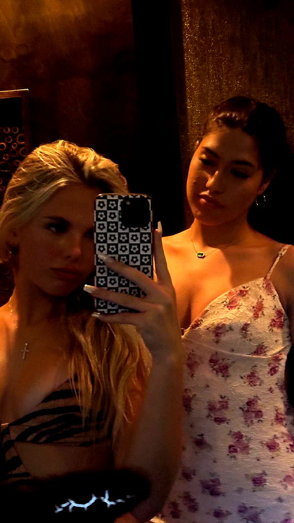 ellieblue2842 image ~ Altpins