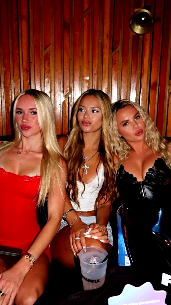 ellieblue2842 image ~ Altpins