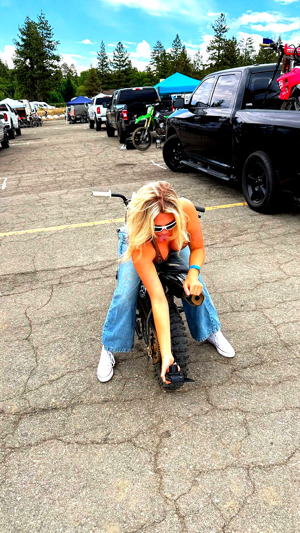 ellieblue2842 image ~ Altpins