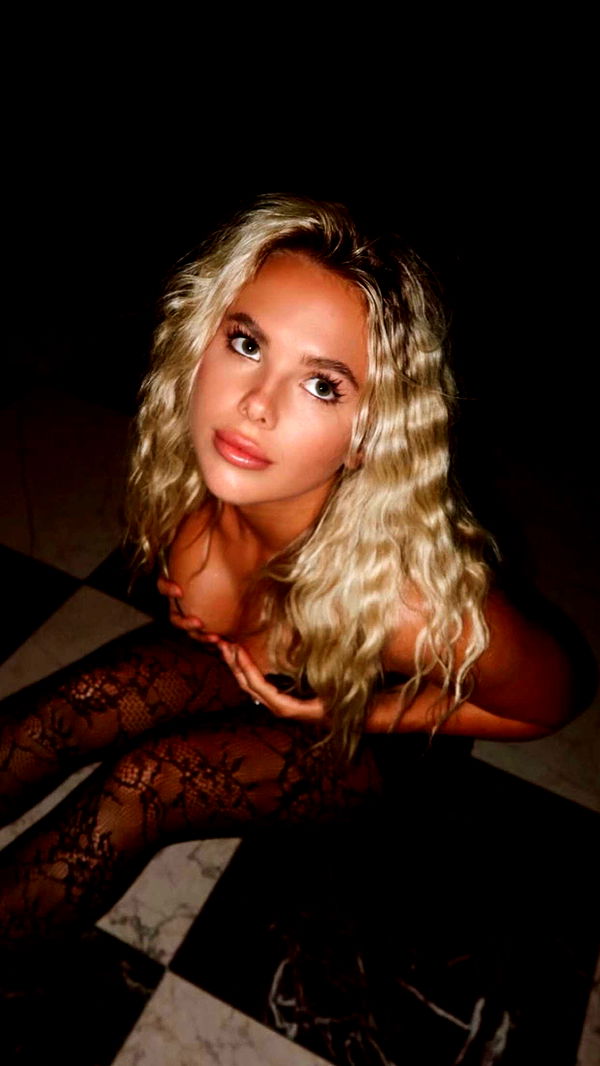 ellieblue2842 image ~ Altpins