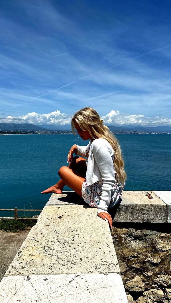 ellieblue2842 image ~ Altpins