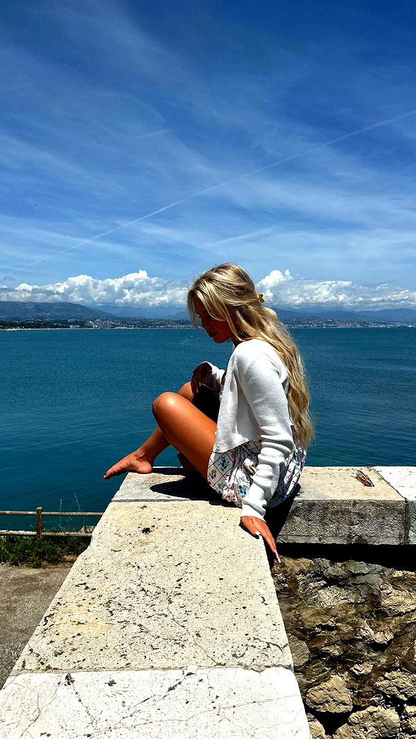 ellieblue2842 image ~ Altpins