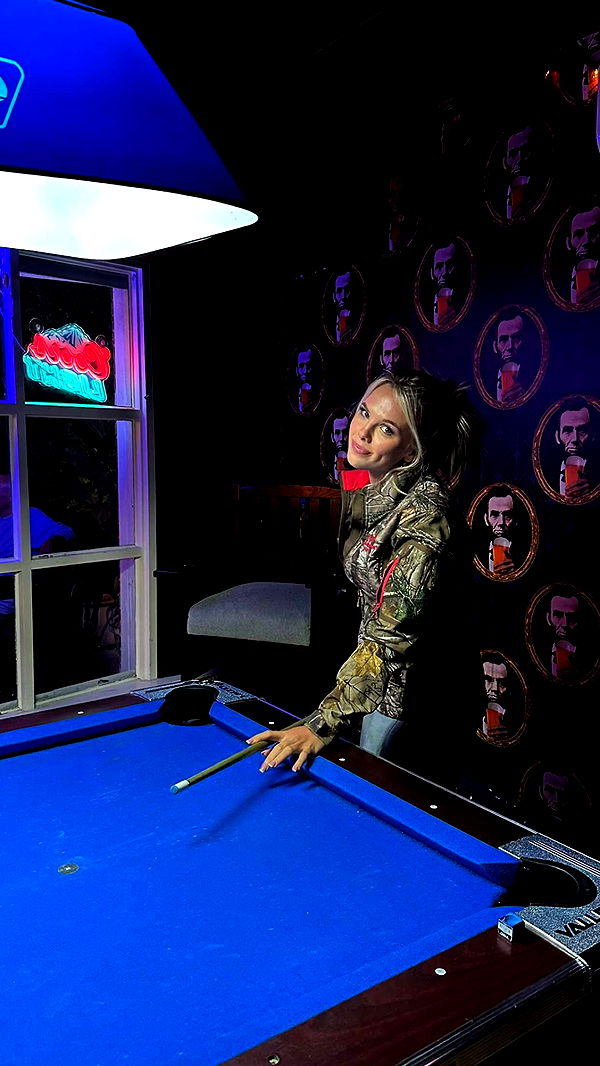 ellieblue2842 image ~ Altpins