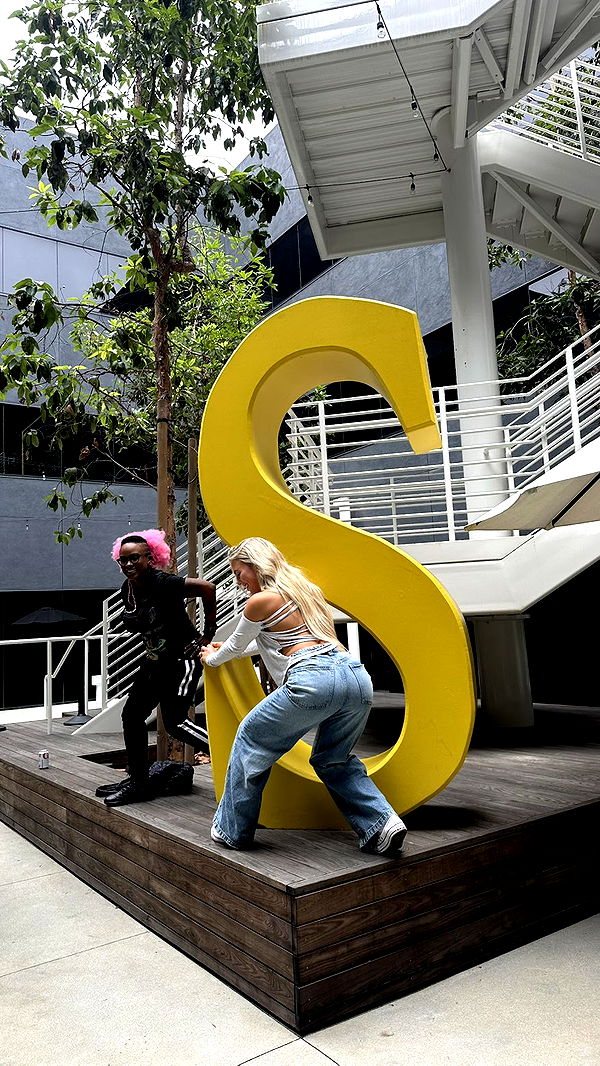 ellieblue2842 image ~ Altpins