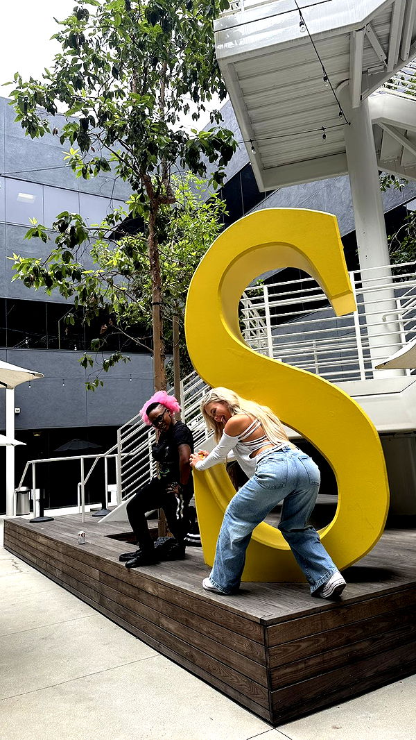 ellieblue2842 image ~ Altpins