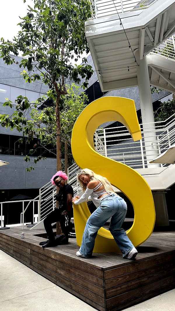 ellieblue2842 image ~ Altpins