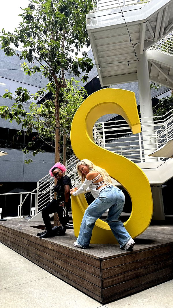 ellieblue2842 image ~ Altpins