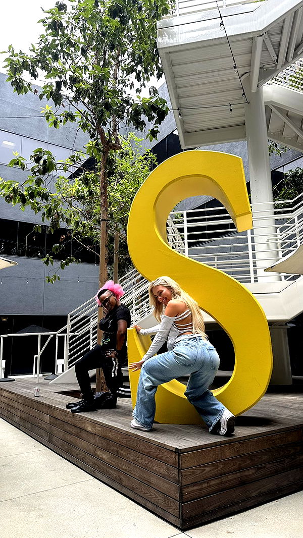 ellieblue2842 image ~ Altpins