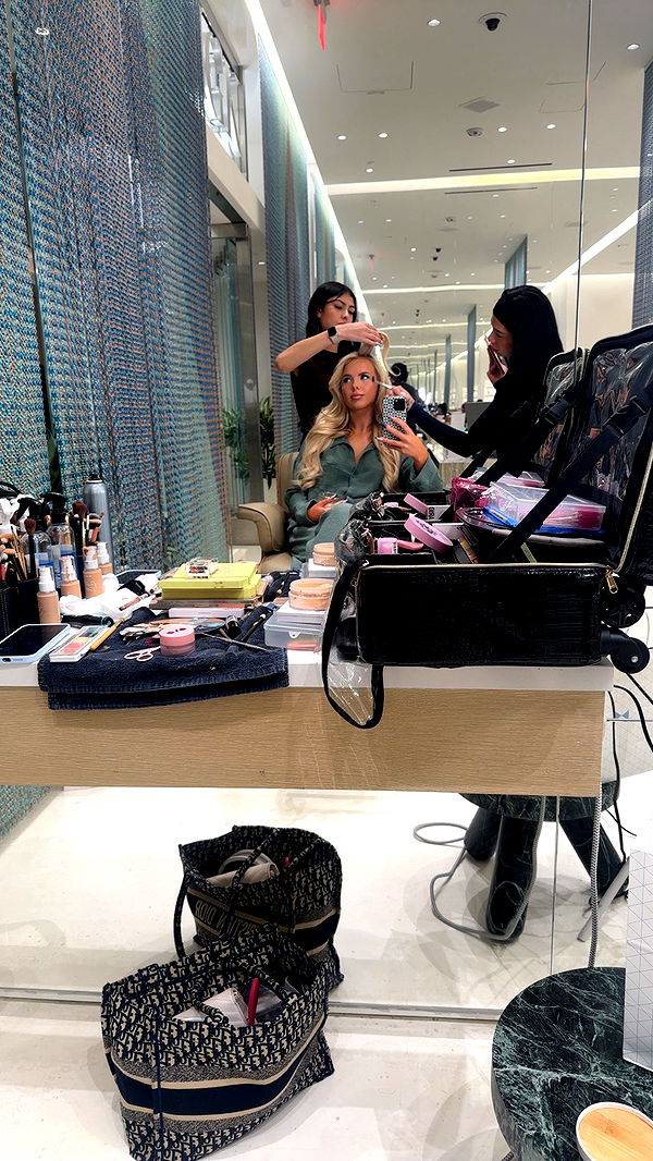 ellieblue2842 image ~ Altpins