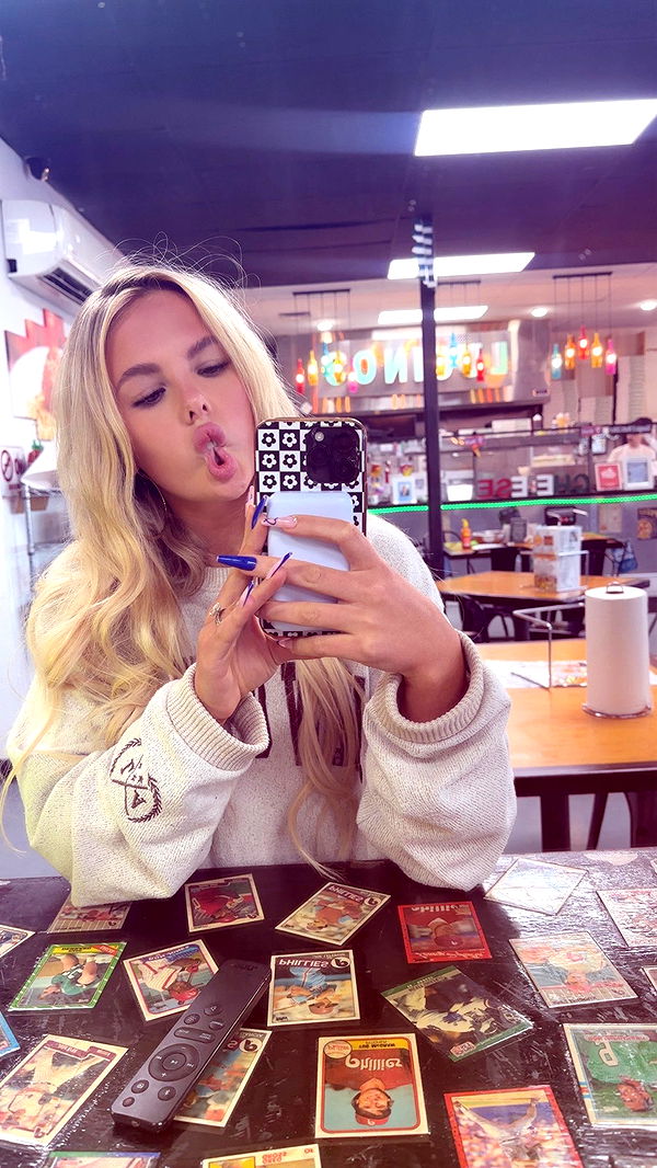 ellieblue2842 image ~ Altpins