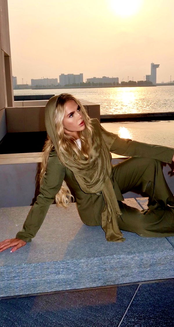 ellieblue2842 image ~ Altpins