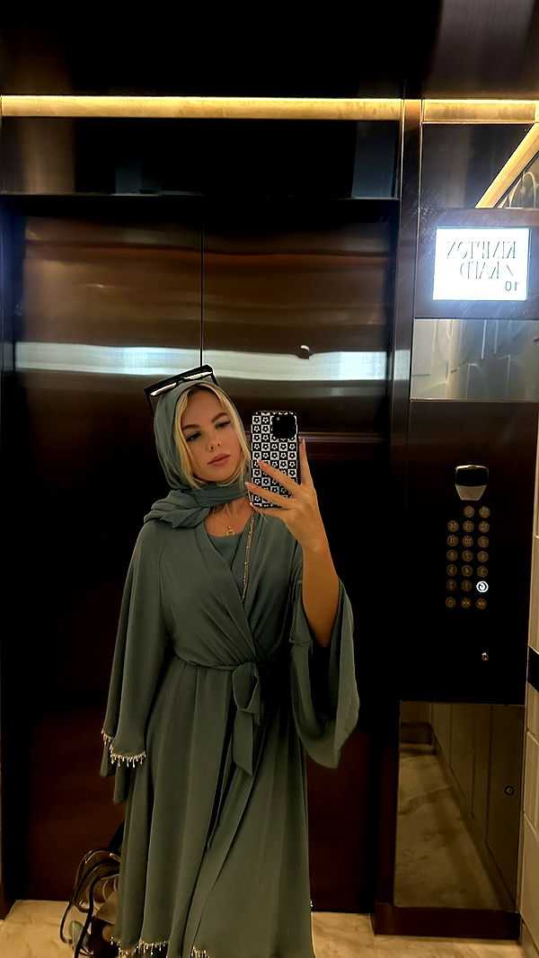 ellieblue2842 image ~ Altpins