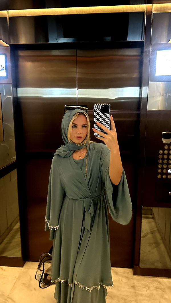 ellieblue2842 image ~ Altpins