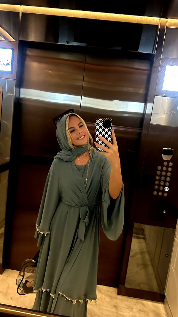 ellieblue2842 image ~ Altpins