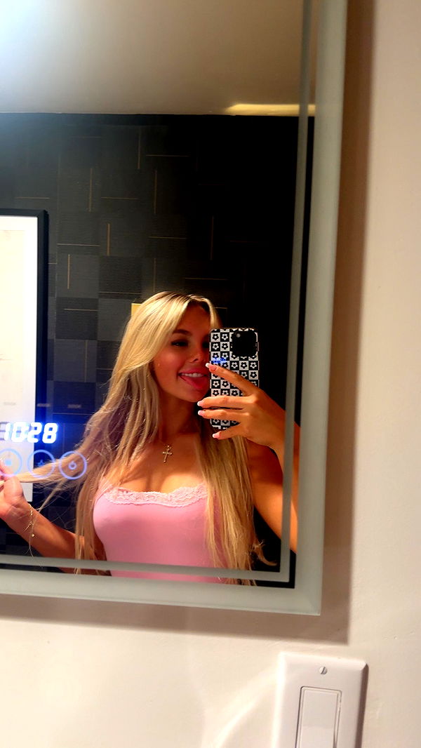 ellieblue2842 image ~ Altpins