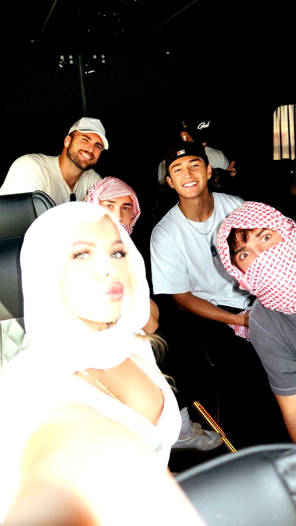 ellieblue2842 image ~ Altpins