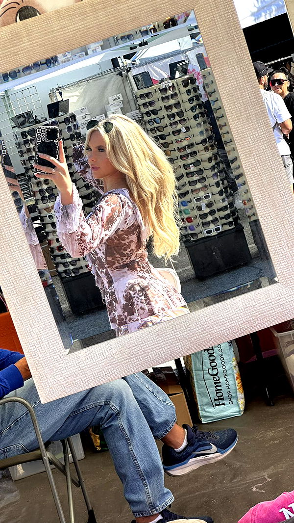 ellieblue2842 image ~ Altpins