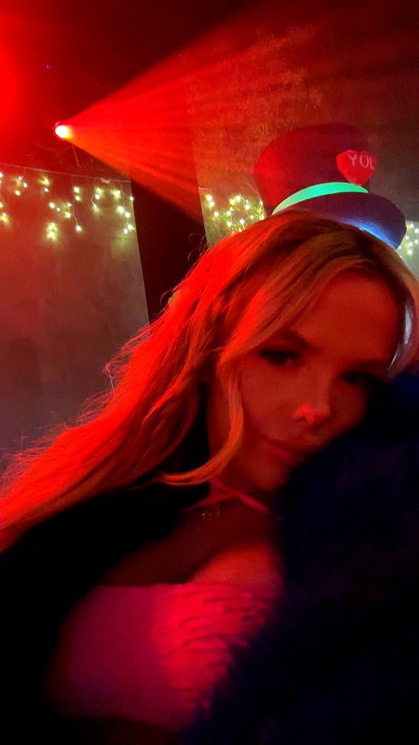 ellieblue2842 image ~ Altpins