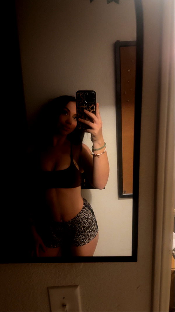ema.jeann snapchat image archive image