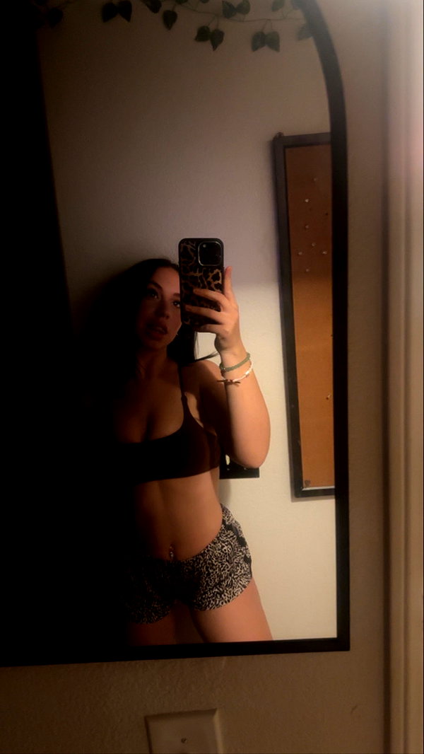 ema.jeann snapchat image archive image