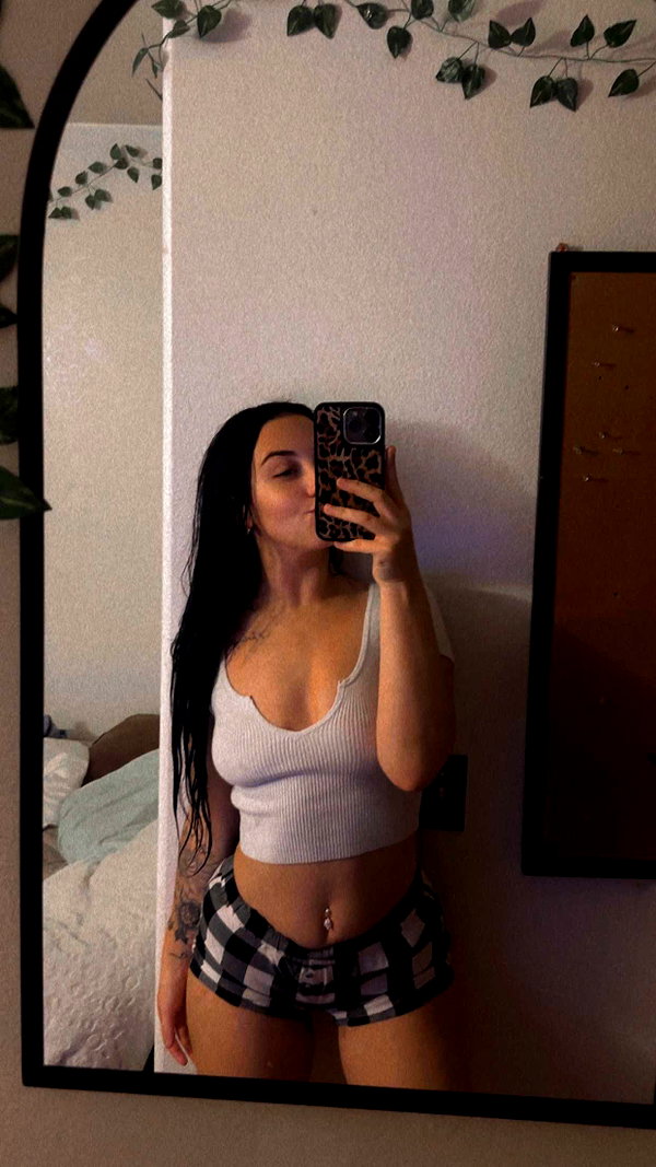 ema.jeann snapchat image archive image