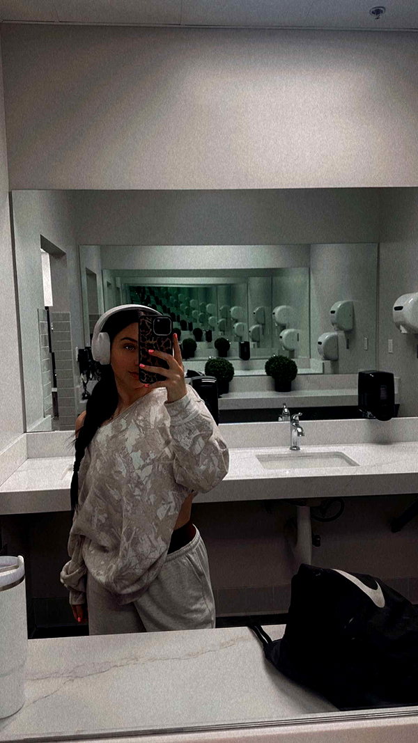 ema.jeann snapchat image archive image