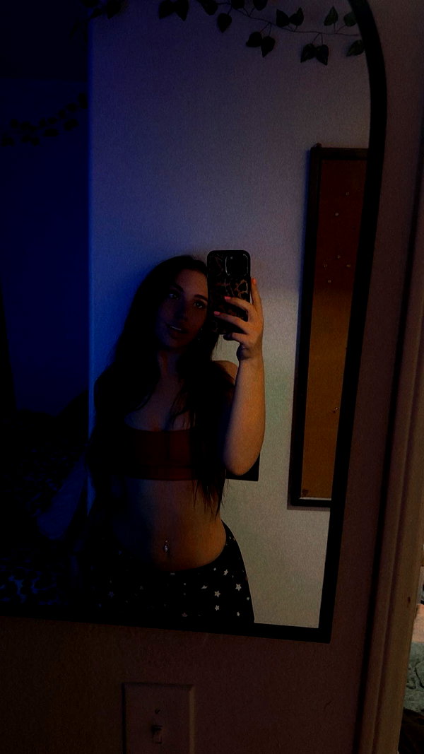 ema.jeann snapchat image archive image