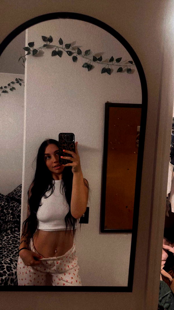 ema.jeann snapchat image archive image