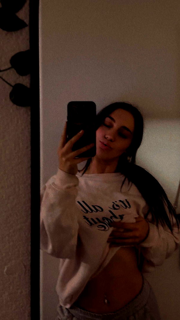 ema.jeann snapchat image archive image